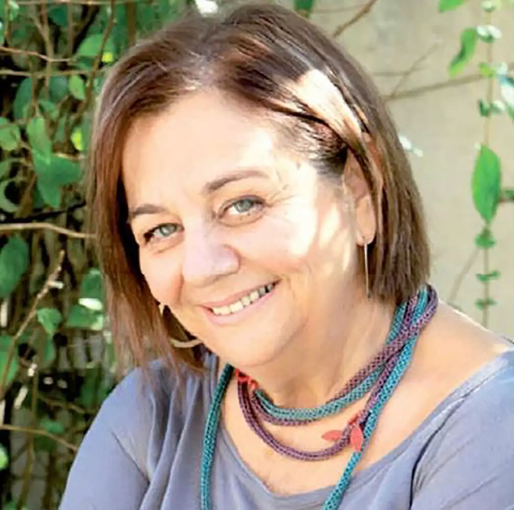 ΘΩΜΑ ΕΛΕΝΗ